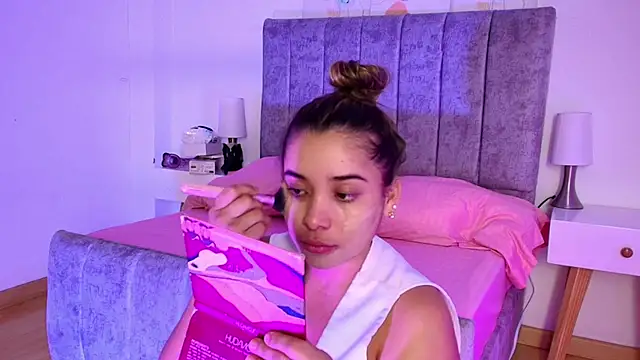 Lucy Carson  online show from 21, 3, 2026