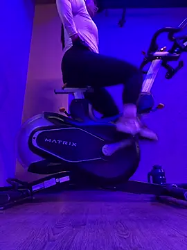 Pretty  Milf online show from 3, 3, 2026