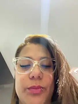 Snapshot of Pretty__Milf chatting on 21, 6, 2026 Pretty Milf online show from 21, 6, 2026