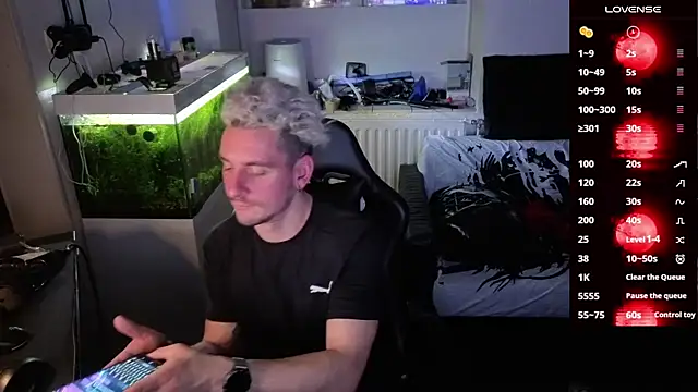 Rayzel White online show from 28, 2, 2026