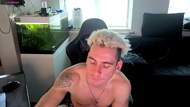 Rayzel White online show from 23, 5, 2026