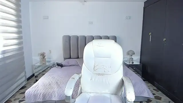 Snapshot of VictoriaRousse_ chatting on 1, 3, 2026 VictoriaRousse online show from 1, 3, 2026