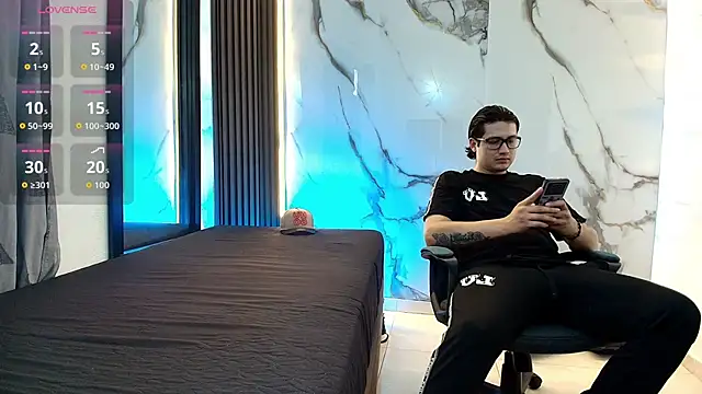 Danner Alaia online show from 5, 2, 2026