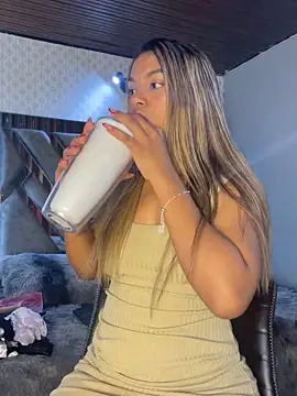 AngelPinkk  online show from 5, 2, 2026