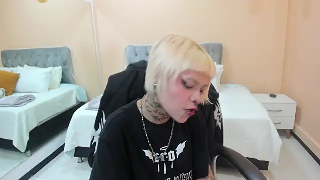 Snapshot of Bela_Craxkerr chatting on 23, 4, 2026 Bela Craxkerr online show from 23, 4, 2026