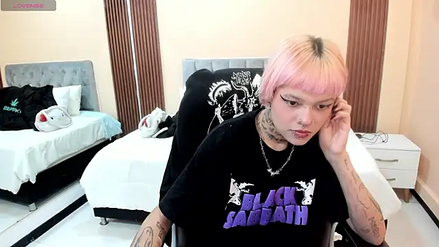 Snapshot of Bela_Craxkerr chatting on 5, 5, 2026 Bela Craxkerr online show from 5, 5, 2026