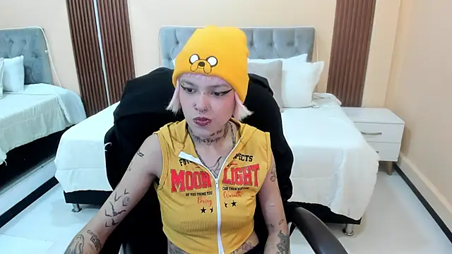 Snapshot of Bela_Craxkerr chatting on 18, 5, 2026 Bela Craxkerr online show from 18, 5, 2026
