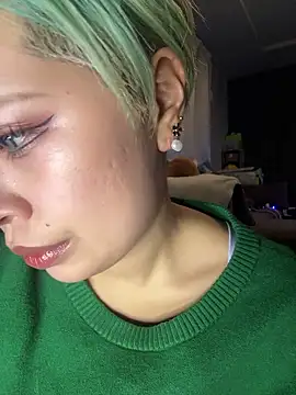 BADBITCHISAKI online show from 15, 4, 2026