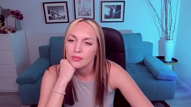Snapshot of EvieMagical chatting on 5, 6, 2026 EvieMagical online show from 5, 6, 2026