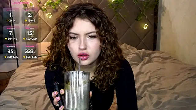 Snapshot of SueCurly chatting on 17, 2, 2026 SueCurly online show from 17, 2, 2026