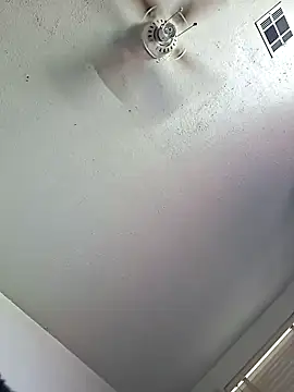 LadySn0w26 online show from 17, 4, 2026