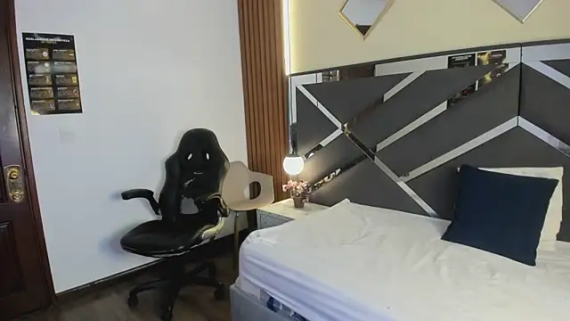 Ambarross  online show from 10, 4, 2026