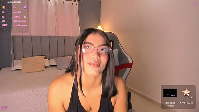 Snapshot of valentina_Noa chatting on 7, 6, 2026 valentina Noa online show from 7, 6, 2026