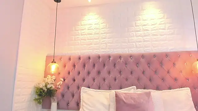 Snapshot of nela_moretti chatting on 13, 5, 2026 nela moretti online show from 13, 5, 2026