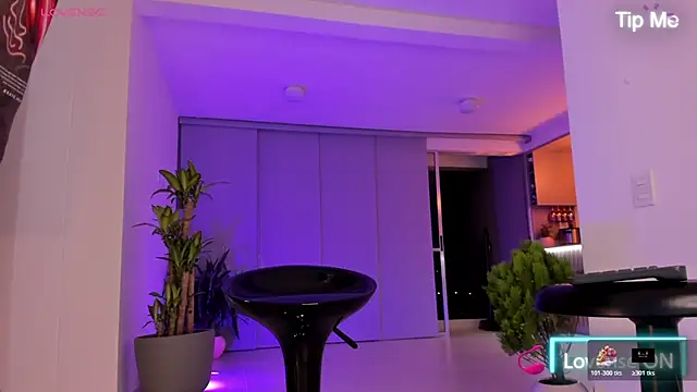 Snapshot of LennerCollins_ chatting on 4, 4, 2026 LennerCollins online show from 4, 4, 2026