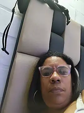 Zeyllyjhonson online show from 23, 5, 2026
