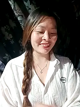 Snapshot of Bling_sexy chatting on 3, 4, 2026 Bling sexy online show from 3, 4, 2026