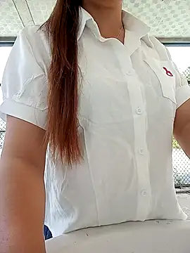 Snapshot of Bling_sexy chatting on 8, 4, 2026 Bling sexy online show from 8, 4, 2026