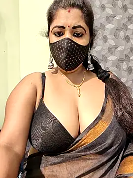 Snapshot of Poly_bhabi chatting on 13, 4, 2026 Poly bhabi online show from 13, 4, 2026