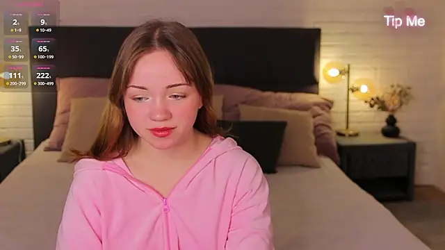 Kiss Moon online show from 5, 2, 2026