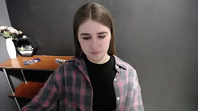 Sunny siren online show from 21, 4, 2026