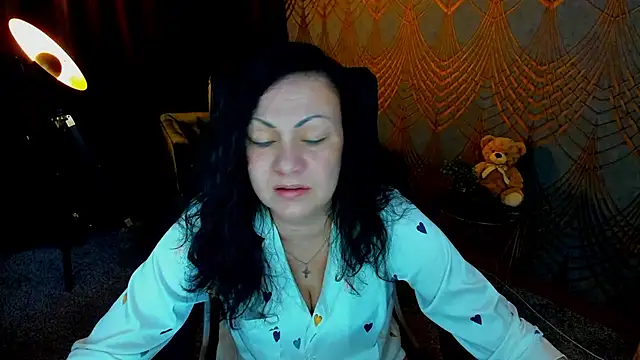 IrissMoon online show from 31, 5, 2026