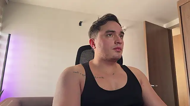 Snapshot of Robyn_Rocki chatting on 5, 2, 2026 Robyn Rocki online show from 5, 2, 2026