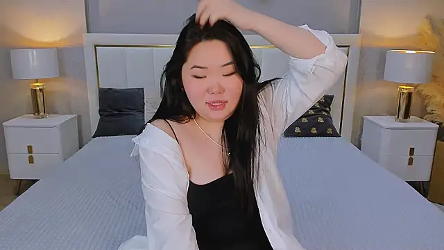 YUMI G online show from 12, 2, 2026