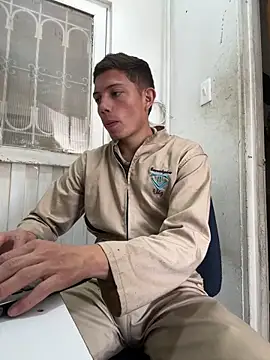 Snapshot of santiObrero chatting on 21, 4, 2026 santiObrero online show from 21, 4, 2026