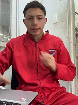 Snapshot of santiObrero chatting on 2, 5, 2026 santiObrero online show from 2, 5, 2026