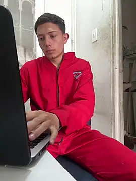 Snapshot of santiObrero chatting on 4, 5, 2026 santiObrero online show from 4, 5, 2026