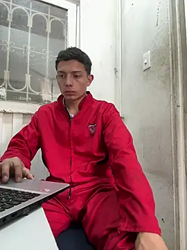 Snapshot of santiObrero chatting on 7, 5, 2026 santiObrero online show from 7, 5, 2026