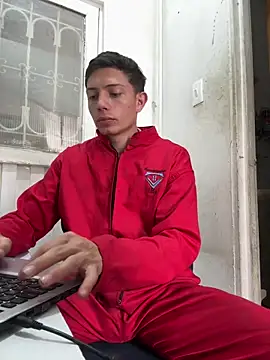 Snapshot of santiObrero chatting on 8, 5, 2026 santiObrero online show from 8, 5, 2026