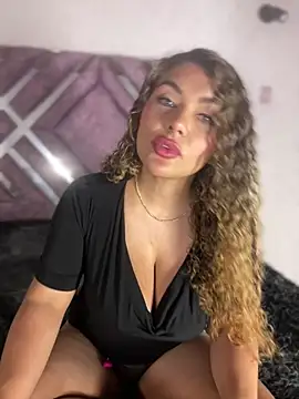 TianaRios Pink online show from 8, 3, 2026