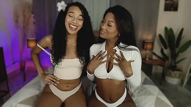 Snapshot of KaryMooon chatting on 8, 2, 2026 KaryMooon online show from 8, 2, 2026