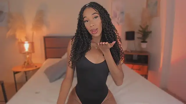 Snapshot of KaryMooon chatting on 18, 2, 2026 KaryMooon online show from 18, 2, 2026