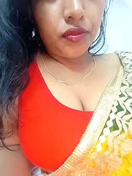 Hot-Tinaa online show from 5, 4, 2026