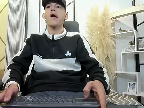 mikebenefleck 01 online show from 11, 5, 2026