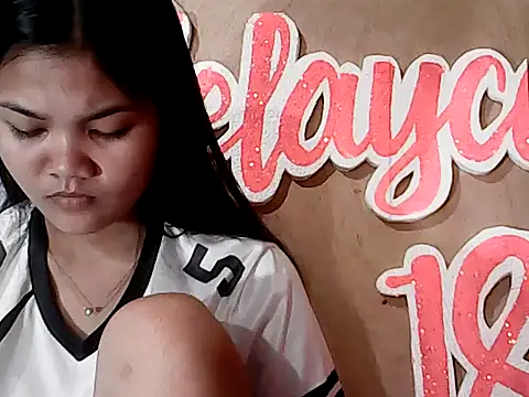 PinaySkinnyJust18 online show from 18, 1, 2026