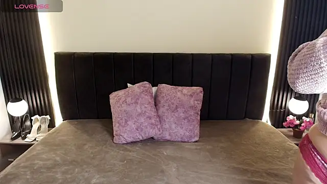 Snapshot of IvonneRoss_ chatting on 10, 3, 2026 IvonneRoss online show from 10, 3, 2026