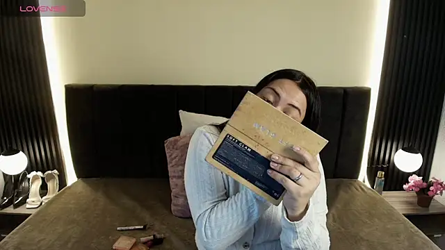 Snapshot of IvonneRoss_ chatting on 12, 3, 2026 IvonneRoss online show from 12, 3, 2026