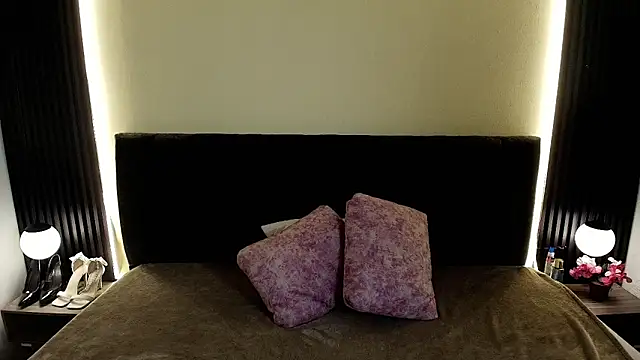 Snapshot of IvonneRoss_ chatting on 13, 3, 2026 IvonneRoss online show from 13, 3, 2026