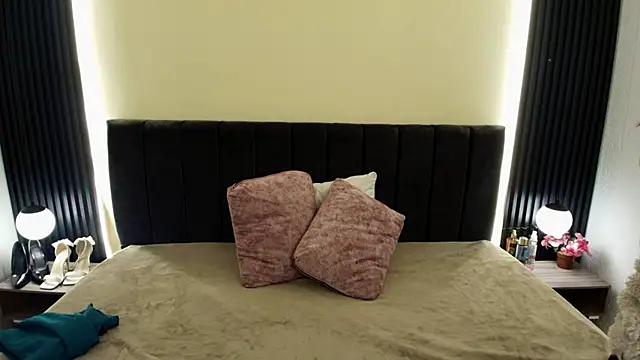 Snapshot of IvonneRoss_ chatting on 19, 3, 2026 IvonneRoss online show from 19, 3, 2026