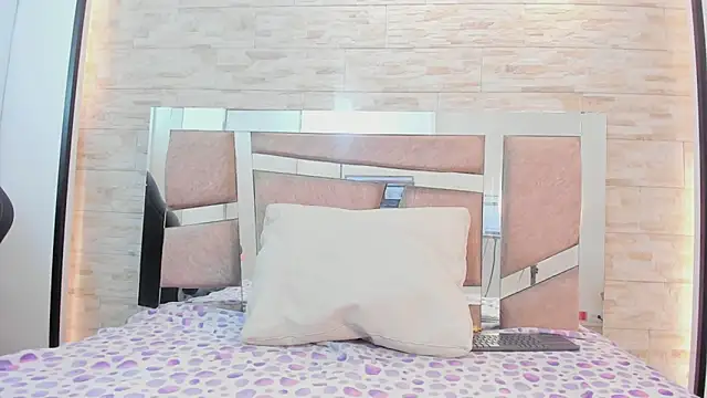 Snapshot of kendall_grace chatting on 11, 6, 2026 kendall grace online show from 11, 6, 2026