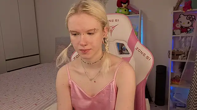 Snapshot of Mia_WaterFall chatting on 9, 3, 2026 Mia WaterFall online show from 9, 3, 2026