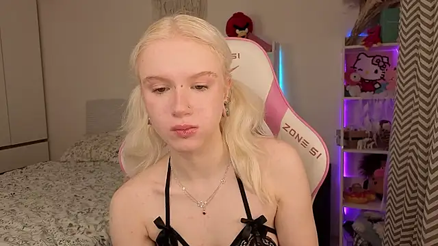 Snapshot of Mia_WaterFall chatting on 14, 3, 2026 Mia WaterFall online show from 14, 3, 2026