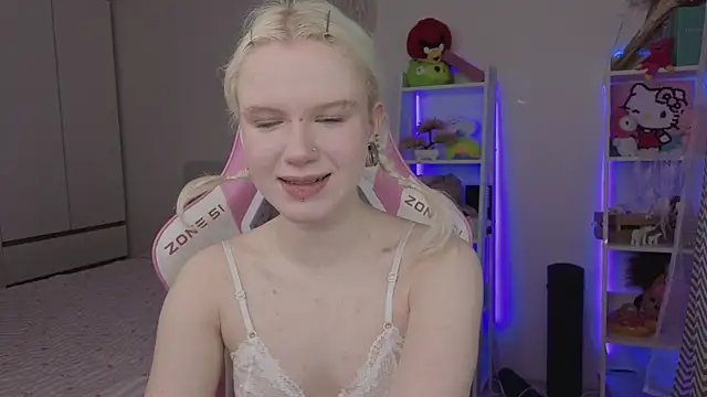 Snapshot of Mia_WaterFall chatting on 1, 4, 2026 Mia WaterFall online show from 1, 4, 2026