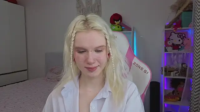 Snapshot of Mia_WaterFall chatting on 3, 4, 2026 Mia WaterFall online show from 3, 4, 2026