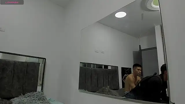 CamiloAndYury online show from 17, 1, 2026