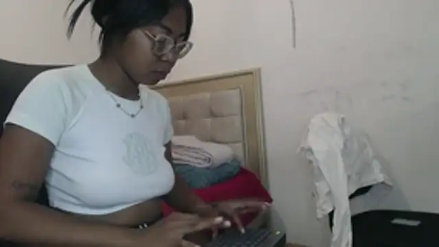 girl sexy27 online show from 28, 2, 2026